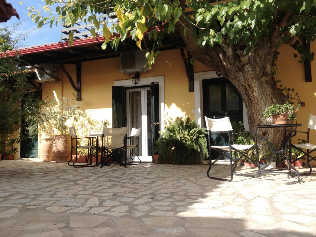 Meliti Guesthouse Akráta Exterior foto
